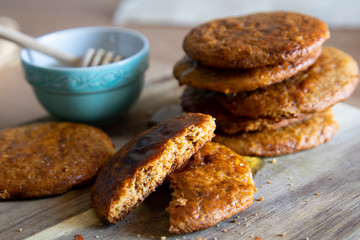 Cookies with honey and chocolate