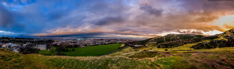 Fototapeta premium Sunset over Edinburgh