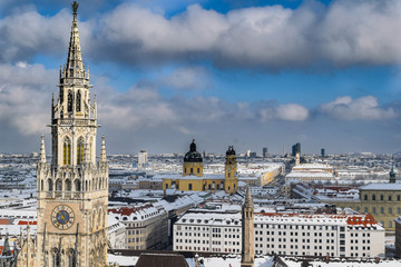 Fototapeta na wymiar The centre of Munich covered in winter snow