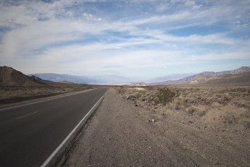 Fototapeta na wymiar Route 66 Las Vegas. Deserto in solitudine