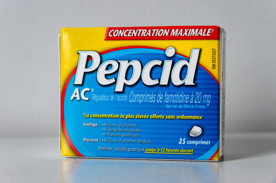 Box Of Pepcid AC Antacid Over-the-counter Medicine (in French Language)