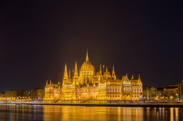 Fototapeta na wymiar Night view of the Hungarian Parliament Building in Budapest, Hungary.