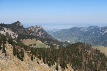 Obraz premium Panorama mit Chiemsee und Zellerwand/Hammerstein