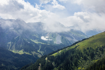 Fototapeta na wymiar Mountains above Hintertux, Tyrol
