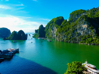 Obraz premium View Of Famous world heritage Halong Bay In Vietnam