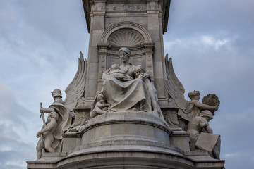 Fototapeta na wymiar The Victoria Memorial, London, UK