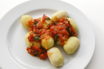 Gnocchi with tomato sauce and basil