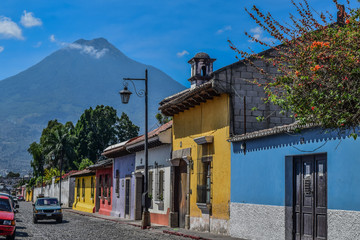 Central American Streets with colorful houses and volcanoes © Pablo