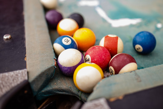 Bolas de pool en la tronera