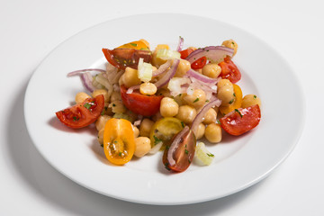 spanish salad with chickpea