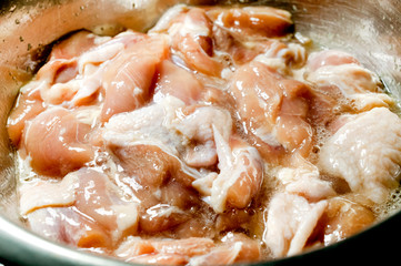 鶏モモ肉の下拵え