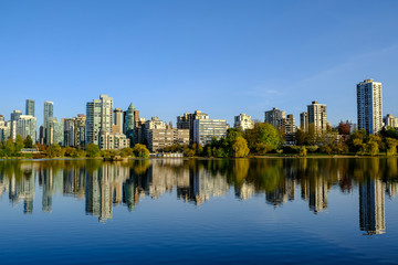 Fototapeta na wymiar Vancouver skyline from Stanley Park
