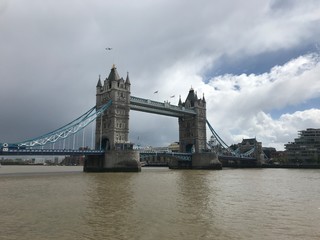 Fototapeta na wymiar LONDON BRIDGE