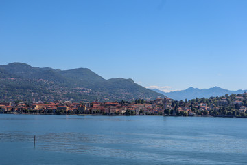 Italie - Lac Majeur - Iles Borromées - Panorama sur Pallanza - Verbania