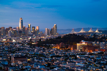 Fototapeta premium San Francisco Skyline At Sunset