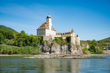 Fototapeta na wymiar Castle Schoenbuehel at the Danube river in Wachau, Lower Austria