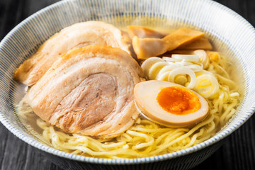 塩ラーメン　Shio Ramen (Japanese salt flavour noodle)