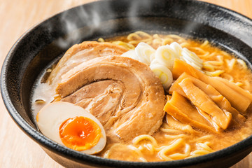 味噌ラーメン　Miso Ramen (Japanese soy bean noodle)
