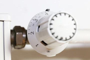 Heizkörper-Thermostat (Close-up of a thermostat on a radiator)