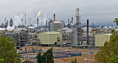 Oil refinery complex at Grangemouth, Stirlingshire, Scotland, UK.