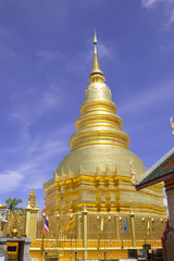 Fototapeta premium Beautiful Golden Pagoda in a Temple in Northern Thailand.