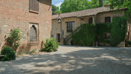 Fototapeta na wymiar Il villaggio neomedievale di Grazzano Visconti in Emilia Romagna