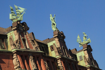 Hanseatisch bis zum Dach  Auf dem Globushof in der Hamburger Altstadt © holger.l.berlin