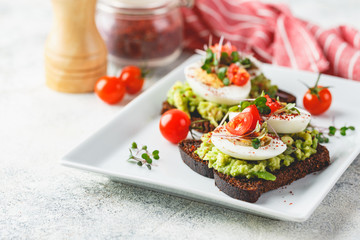 Toast with avocado and egg