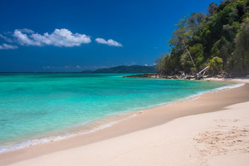 Fototapeta na wymiar Beautiful beach on a small paradise island