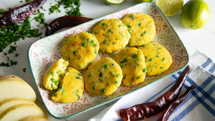  Potato cupcakes with peas and lime