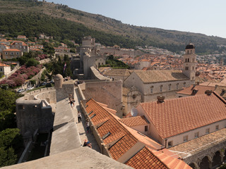 Vistas de Dubrovnik desde las murallas de la ciudad