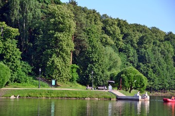Fototapeta na wymiar Stairs to the Tsaritsyn pond
