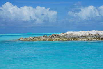 Fototapeta na wymiar Beach, turquoise ocean, paradise island