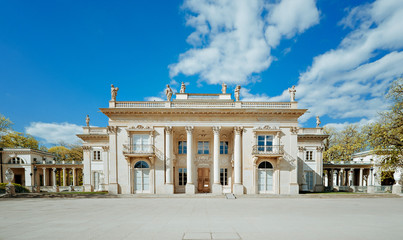 Obraz premium Royal Palace on the Water in Lazienki Park, Warsaw