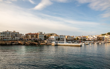 Fototapeta na wymiar Hafen in einem Spanischen Ferienort