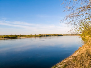 Fototapeta na wymiar Vistula (Wisła) river at sunset, vicinity of Warsaw, Poland