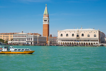 Fototapeta na wymiar Venice,Old historical city in Italy.Famous attractions place