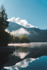 Fototapeta na wymiar Fog on a lake in the morning 