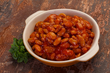 Baked kidney with tomato sauce