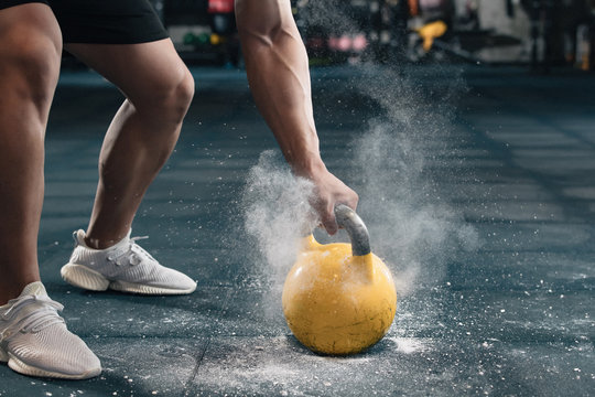 Fitness man portable kettle bell