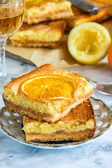  Citrus cake decorated with sliced orange