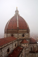 Fototapeta premium Katedry Santa Maria del Fiore w deszczu - Florencja, Toskania, Wlochy