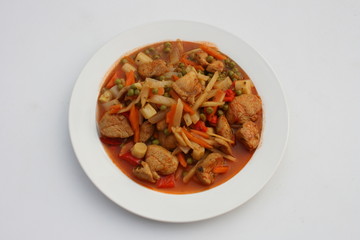 Putengulasch. Pute mit Gemüse.
