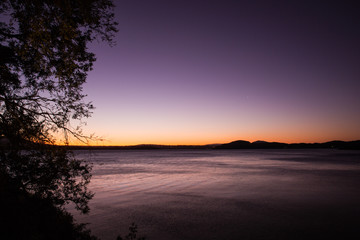 Fototapeta na wymiar sunset over the lake, panguipulli Chile