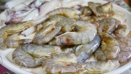 Image of raw prawns 