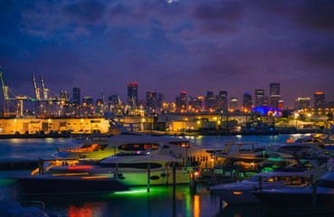 city night port skyline buildings skyscraper panoramic cityscape miami florida downtown sky architecture dock boats boat impressions sunset clouds lighting dusk © Alberto GV PHOTOGRAP