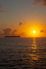 Fototapeta na wymiar sunrise at sea