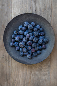 Bowl of fresh blueberries