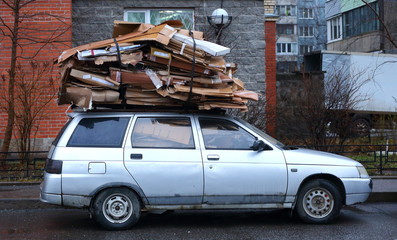 The car of the collector of recycled materials
