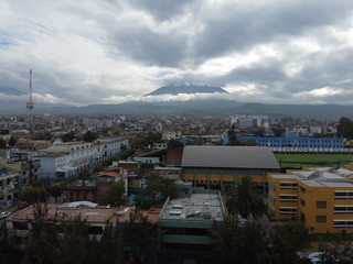Obraz premium arequipa con nubes